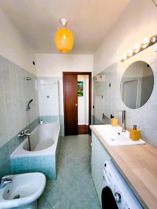 Casa Albertina Grazioso Appartamento Vicino Alla Stazione モンツァ